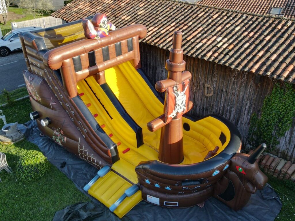 Location château gonflable bateau pirate Gironde