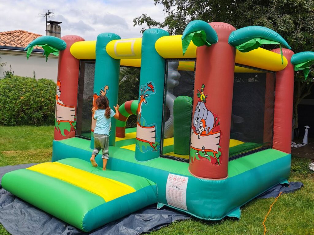 Location château gonflable Jungle Bordeaux